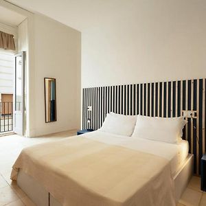 Camera con letto king size